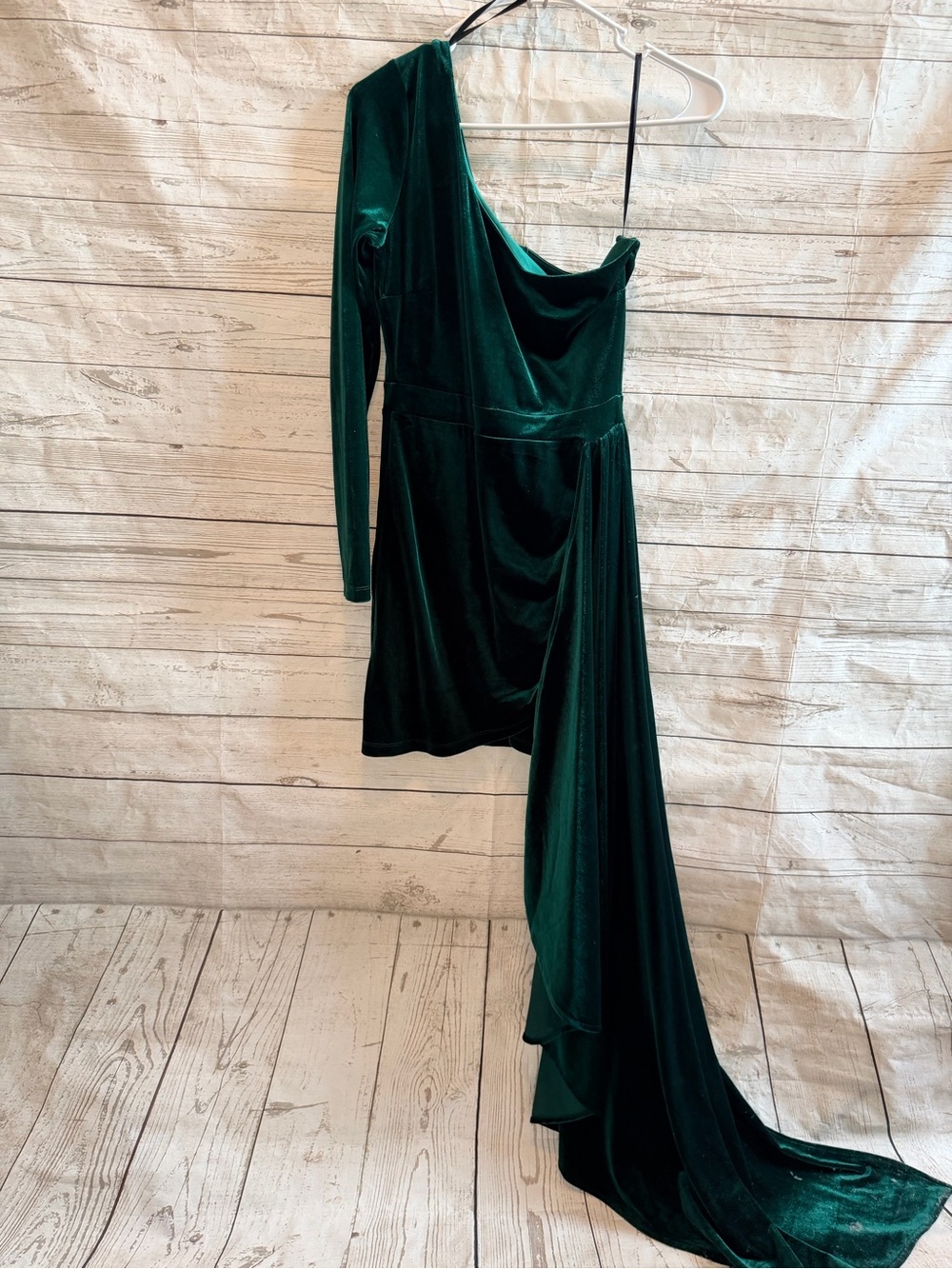 Windsor Emerald Green One-Shoulder Velvet Asymmetrical Gown
